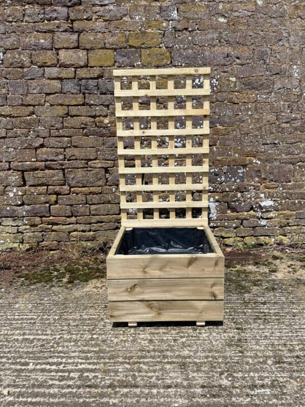 High Square Planter with 100cm Trellis on Feet – Smooth Decking