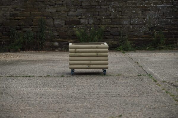 Square High Charnwood Planter with 100cm Trellis on Wheels - Image 3