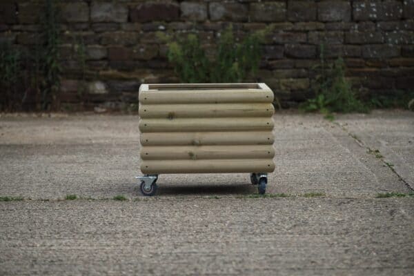 Square High Charnwood Planter on Wheels - Image 2