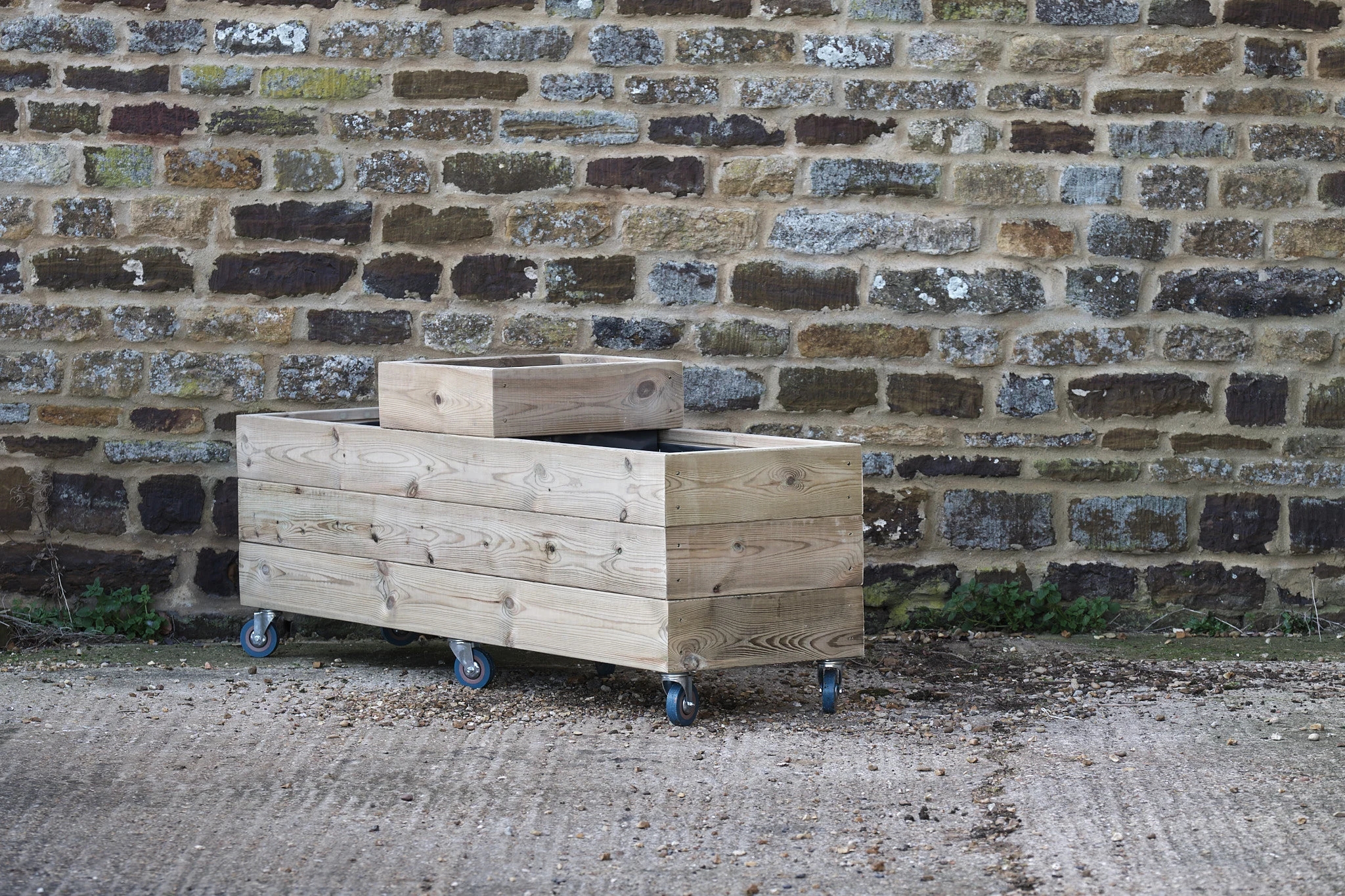 3 Row 3 Cell Smooth Decking Planter On Wheels1