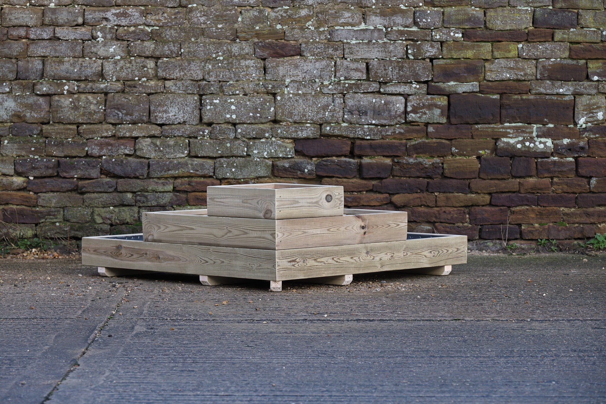 3 Tired L Shape Smooth Decking Planter with Front Cell