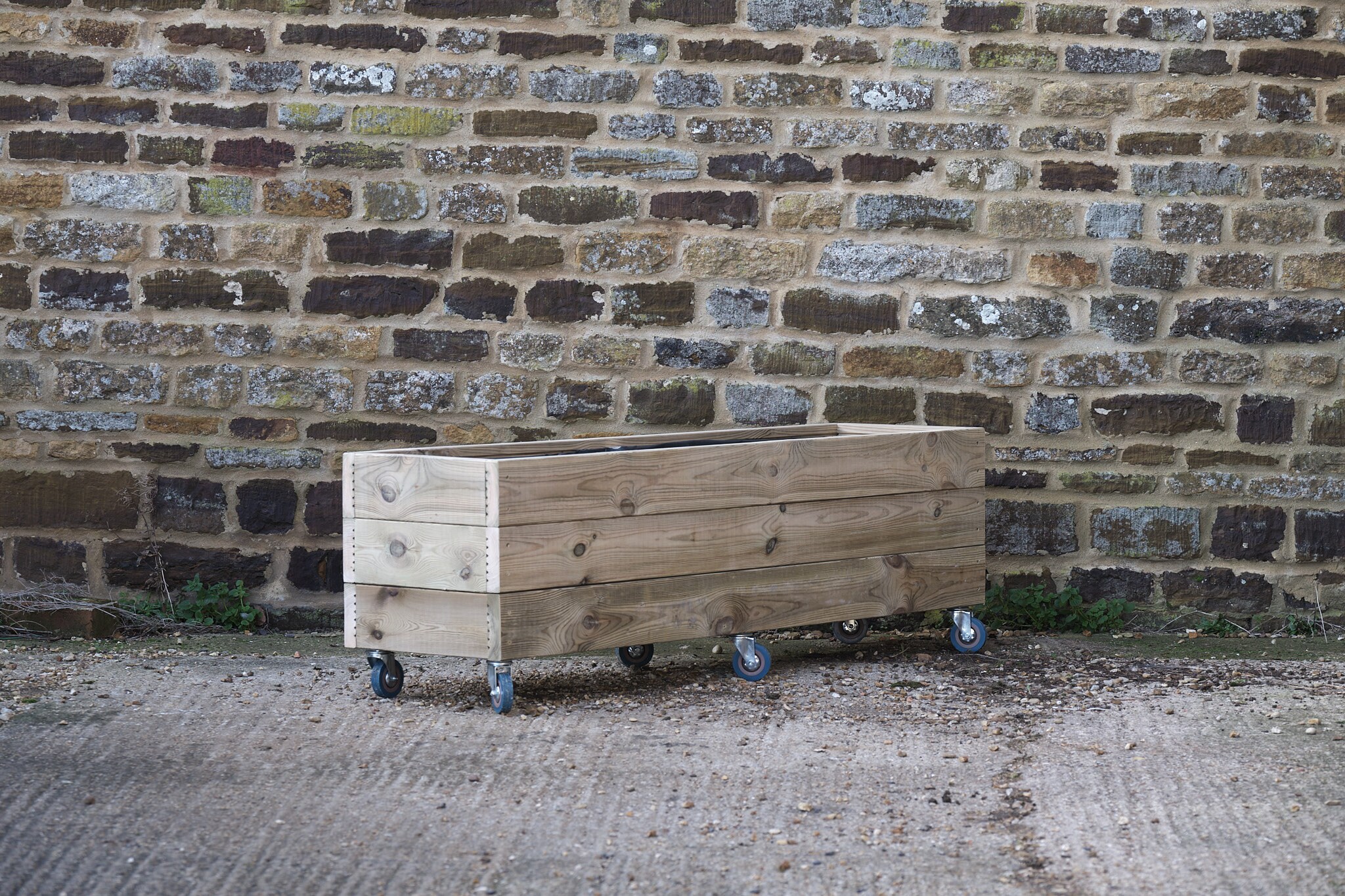 Rectangular 3 Row Smooth Budget Decking Planter On Wheels with Trellis