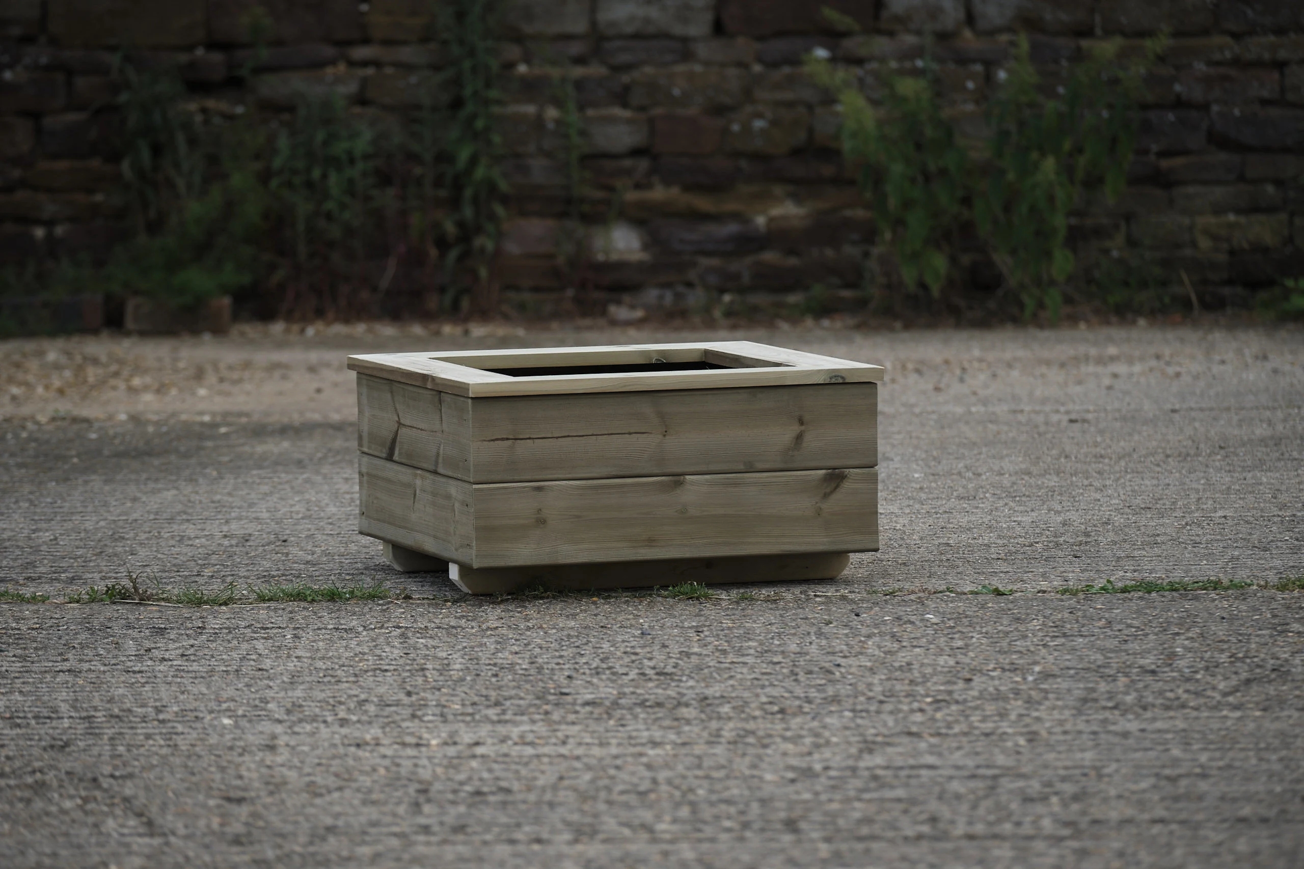 Square 2 Row Smooth Decking Planter With Capping