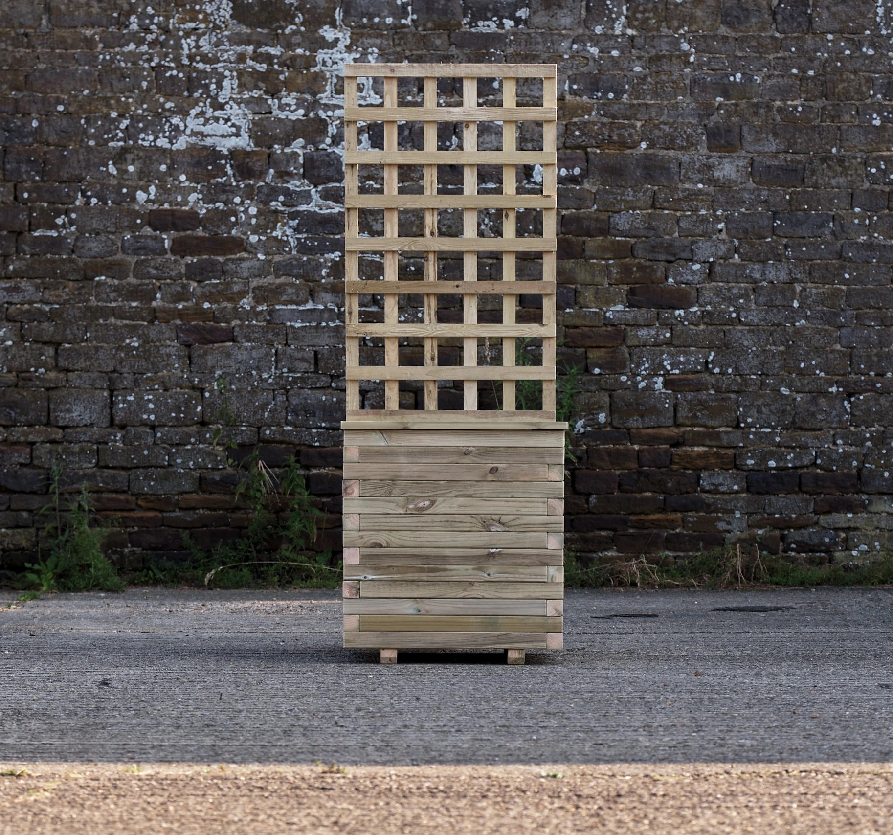Square Block Style Planter with Capping and Trellis