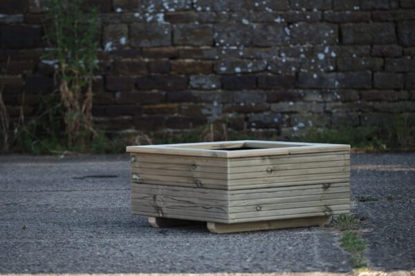 Square 2 Row Decking Planter With Capping