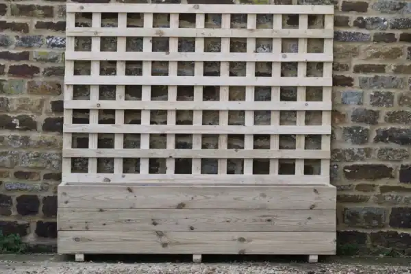 High Rectangular Planter on Feet with 100cm Trellis – Smooth Budget Decking..