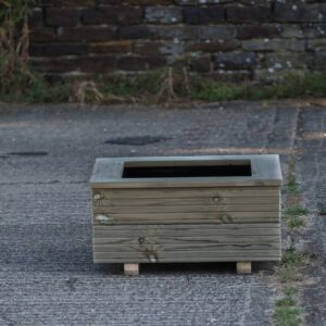 Square 2 Row Decking Planter With Capping and Trellis