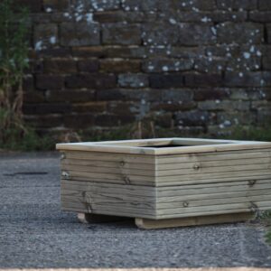 Square 2 Row Decking Planter With Capping and Trellis