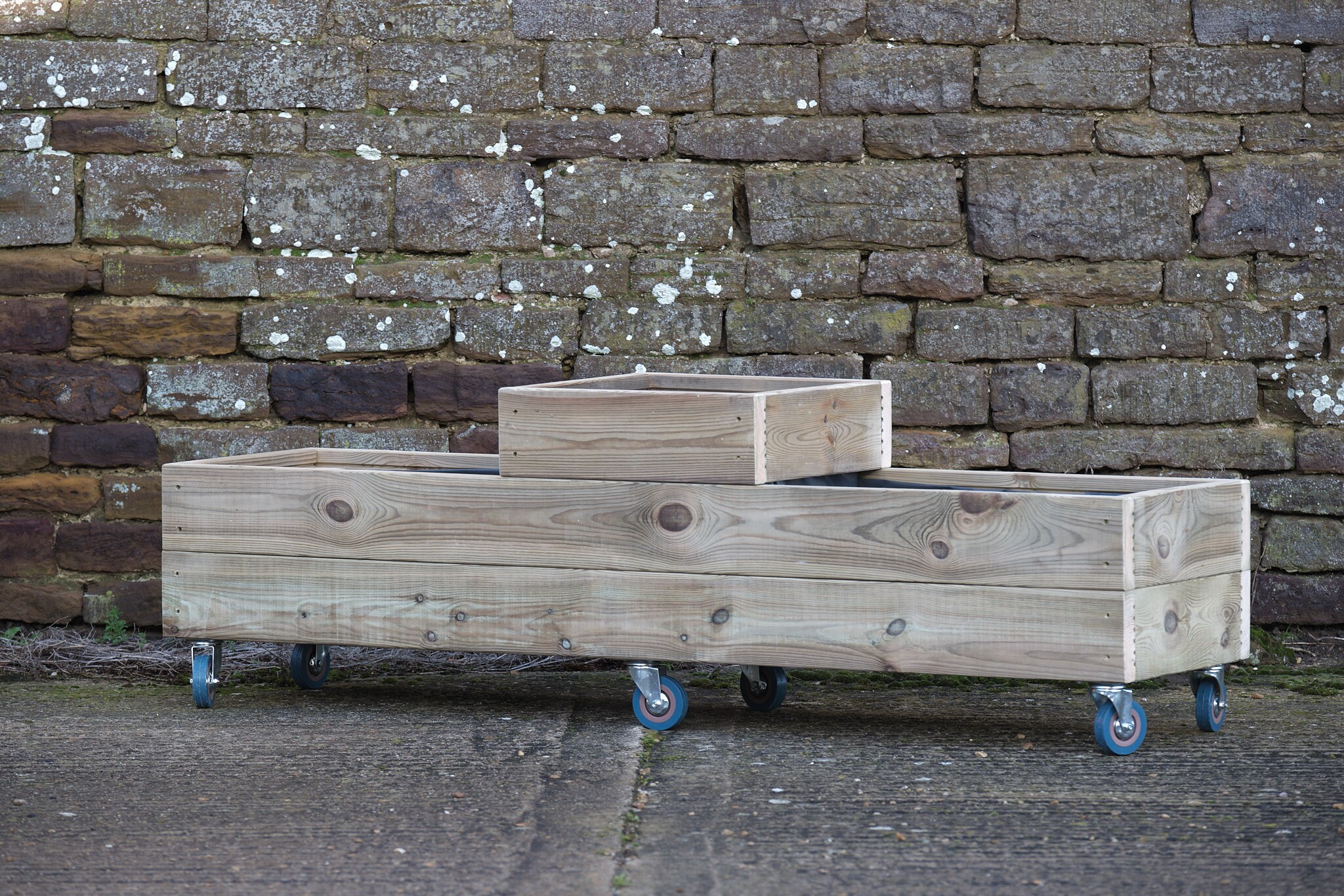 Low Celled Planter on Wheels – Smooth Budget Decking - Image 2