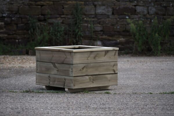 High Smooth Square Planter With Trellis and Capping - Image 5