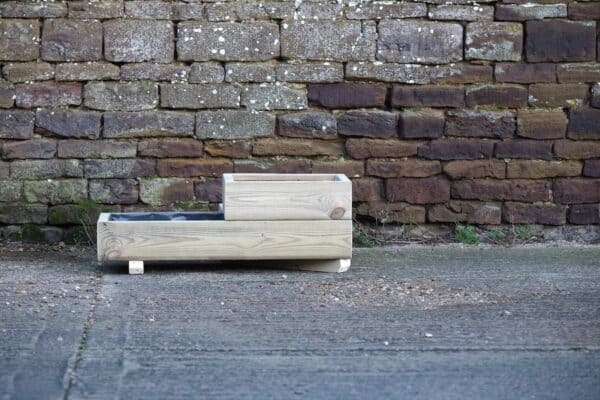 Low L-Shaped Corner Planter – Smooth Decking - Image 5