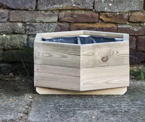 Low Octagonal Planter on Feet – Smooth Decking - Image 7