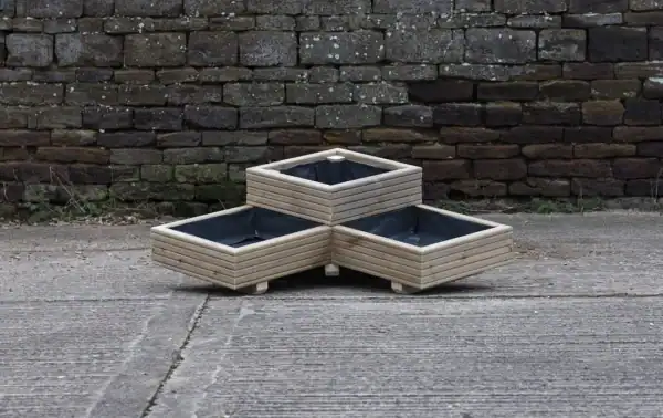 Low L-Shaped Corner Planter – Ribbed Decking
