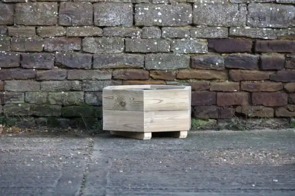 Low Octagonal Planter on Feet – Smooth Decking - Image 5