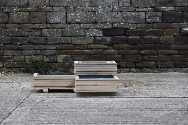 Low L-Shaped Corner Planter – Ribbed Decking - Image 6