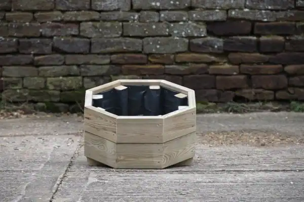 Low Hexagonal Planter on Feet – Smooth Decking