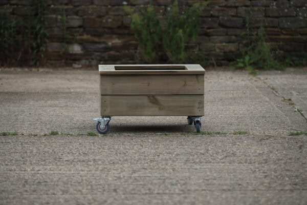 Low Smooth Square Planter With Capping and Wheels